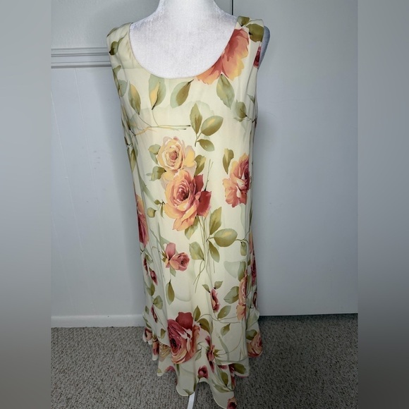 Metaphor Dresses & Skirts - Metaphor Floral Midi Dress with layered hem in polyester size 18